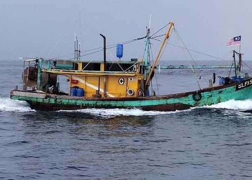 Diduga Lakukan Ilegal Fishing Polisi Tangkap Kapal Ikan Berbendera Malaysia