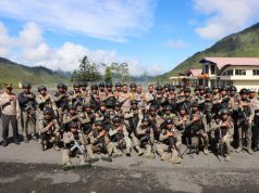 Kapolres Lepas Keberangkatan Brimob Yon A Polda Papua BKO Puncak Jaya Pasca Purna Tugas PAM Pilpres dan Pileg 2024