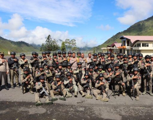 Kapolres Lepas Keberangkatan Brimob Yon A Polda Papua BKO Puncak Jaya Pasca Purna Tugas PAM Pilpres dan Pileg 2024