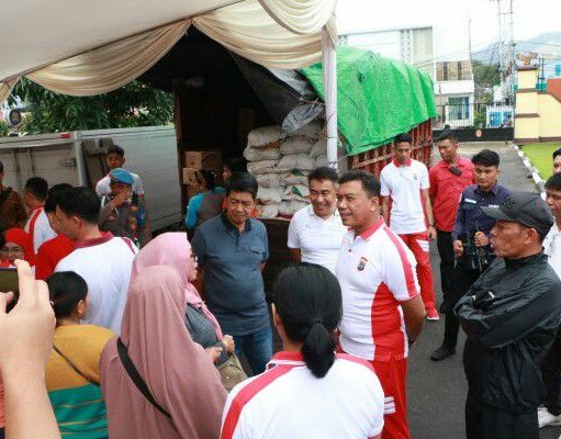 Polda Sulut Bekerjasama dengan Bulog Gelar Pasar Murah