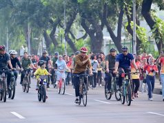 Olahraga Minggu Pagi, Presiden dan Ibu Iriana Ajak Jan Ethes Bersepeda di Kawasan Sudirman-Thamrin