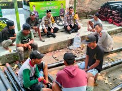 Gelar Jumat Curhat, Kapolsek Dlanggu Himbau Warga Waspada Berita Hoax Jelang Pilkada Serentak 2024