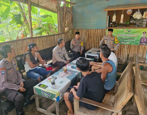 Polsek Dlanggu Tingkatkan Sinergitas Dengan Masyarakat Melalui Giat Jumat Curhat
