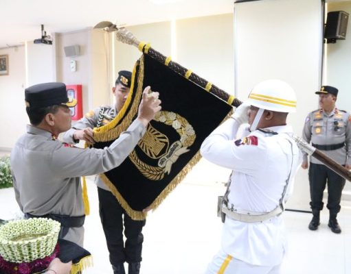 Sambut HUT Bhayangkara Ke-78, Irjen Pol Ahmad Luthfi; Pencucian Pataka Polda Jateng Maneka Tunggal Dharma Simbol Mensucikan Diri Dan Pembersihan Institusi Polri