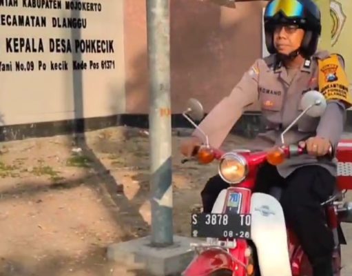 Cara Unik Pak Bhabin Dlanggu Ajak Masyarakat Demi Jaga Kamtibmas di Mojokerto
