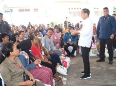 Presiden Serahkan Bantuan Pangan di Gudang Bulog Buntok, Pastikan Kontinuitas hingga Desember