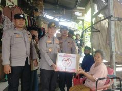 Sambut HUT Bhayangkara ke-78, Polsek Kalideres Distribusikan 75 Paket Sembako kepada Warga Tegal Alur