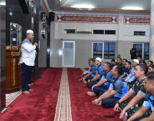 Untuk Meningkatkan Keimanan dan Ketakwaan, Personel Lanud Husein Sastranegara Melaksanakan Sholat Subuh Berjamaah