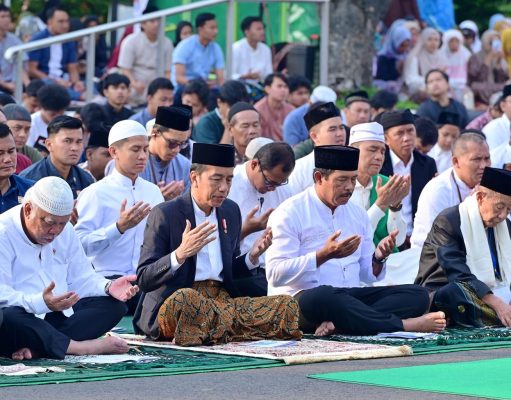 Presiden Jokowi dan Ibu Iriana Salat Iduladha 1445 Hijriah di Kota Semarang