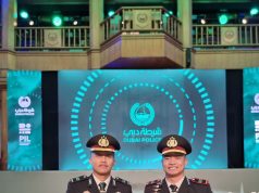 2 Anggota Polri Mendapat Pin Emas dari Kapolri Atas Prestasi Saat Pendidikan di UEA