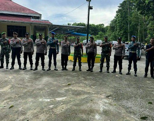 Personel Polri dan TNI Kawal Pelaksanaan Sholat Idul Adha di Talaud