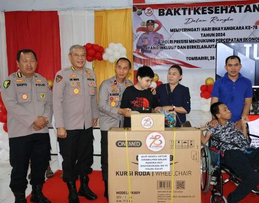 Sambut HUT Bhayangkara Ke-78 Polda Sulut Gelar Puncak Bakti Kesehatan di Desa Borgo, Minahasa