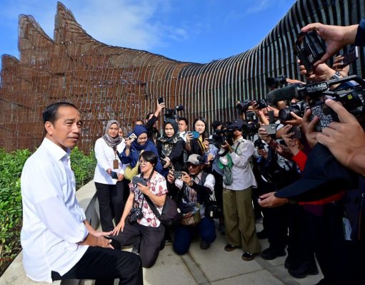 Hari Kedua di IKN, Presiden Ajak Media Tinjau Kawasan Istana Kepresidenan