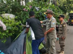 Tenda Pencari Suaka ditertibkan Pemkot Jaksel
