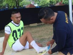 Ayat Suci Jadi Casis Tamtama Gara-gara Sepatu Koyak