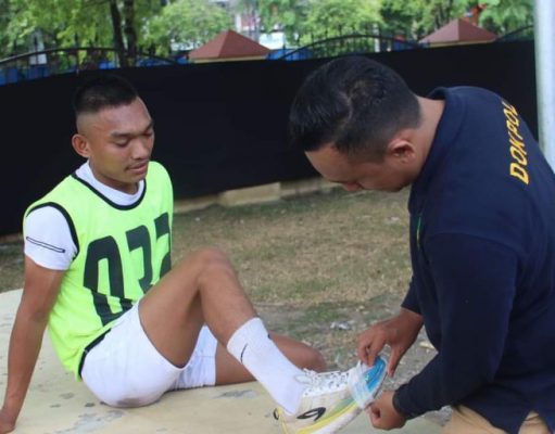 Ayat Suci Jadi Casis Tamtama Gara-gara Sepatu Koyak