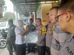 Tasyakuran Sambut Hari Bhayangkara ke-78, Kapolsek Dlanggu Dapat Kado Penghargaan dari Camat