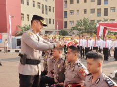 Kapolres Metro Jakarta Barat Pimpin Kenaikan Pangkat 52 Personel
