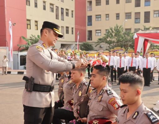 Kapolres Metro Jakarta Barat Pimpin Kenaikan Pangkat 52 Personel
