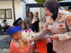 Kapolsek Kramatjati Santuni Anak Yatim Piatu Sebagai Wujud Kepedulian Sesama