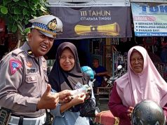 Satlantas Polres Pekalongan Sosialisasikan Operasi Patuh Candi 2024 kepada Pedagang Pasar Karanganyar
