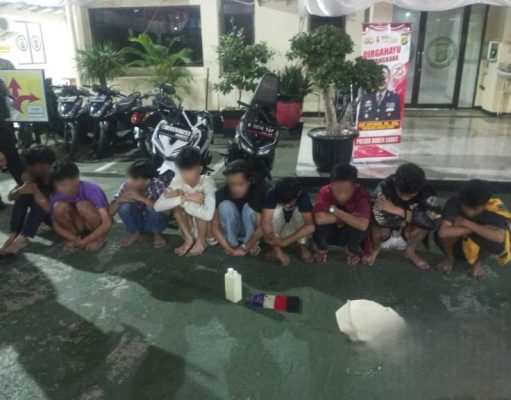 Tim Patroli Perintis Presisi Polres Metro Jaktim Amankan 9 Remaja yang Bawa Air Keras