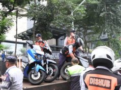 Sudin Perhubungan Jaksel Tertibkan Parkir Liar di Jalan Senopati