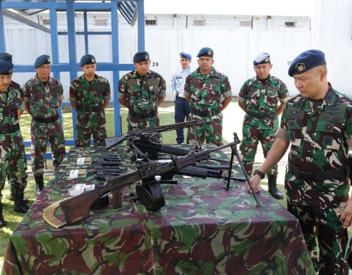 Cek Kesiapan Tempur Danlanud Husein Sastranegara Inpeksi Gudang Senjata