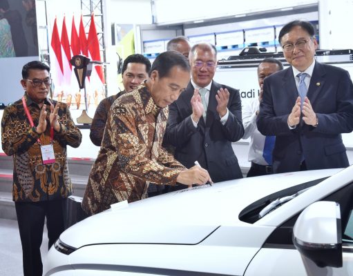 Presiden Jokowi Resmikan Pabrik Baterai Kendaraan Listrik Pertama dan Terbesar di Asia Tenggara