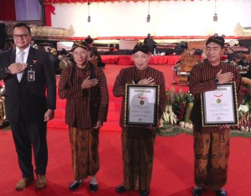 Gelar Wayang Kulit dan Libatkan UMKM dalam Hari Bhayangkara ke-78, Polri Raih Dua Rekor MURI