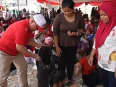 Puncak HUT RI di Depok Diwarnai Aksi Pungut Sampah