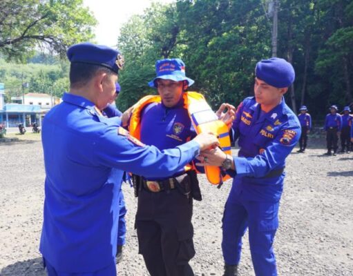 Ditpolairud Polda Jawa Tengah Siagakan Relawan SAR Arnavat