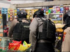 Tim Sparta Polresta Surakarta Gerebek Penjual Miras Berkedok Toko Kelontong di Kadipiro