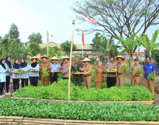 Danlanud Husein Sastranegara Resmikan Lahan Ketahanan Pangan