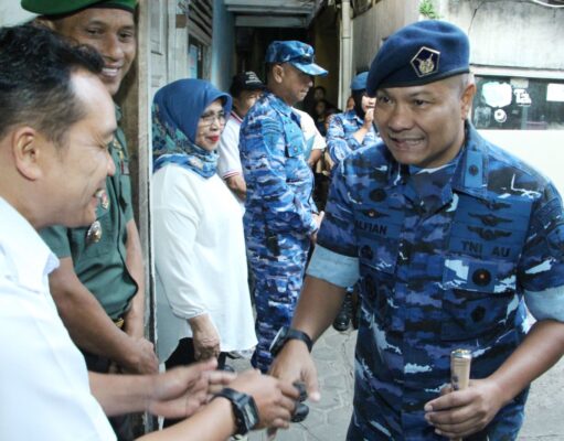 Lanud Husein Sastranegara Gelar Bakti Sosial Bangun MCK di Kelurahan Husein Sastranegara