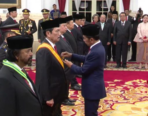 Presiden Jokowi Anugerahkan Tanda Kehormatan RI kepada 64 Tokoh