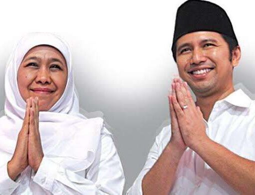 Diarak Kirab Budaya Khofifah-Emil Mendaftar ke KPU Provinsi Jatim