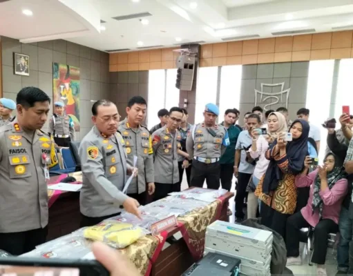 Dua Polisi Terlibat Perampokan Mobil ATM Diperiksa Propam Polda Sumbar