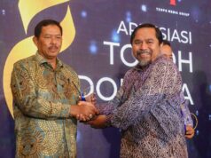 Nana Sudjana Raih Penghargaan Apresiasi Tokoh Indonesia 2024 dari Majalah Tempo