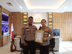 Anggota Polri yang Jadi Penggali Kubur Secara Sukarela Mendapat Penghargaan Kapolri