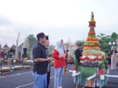 Kirab Gunungan, Ramaikan Festival Candi Kembar ke-5 di Desa Bugisan