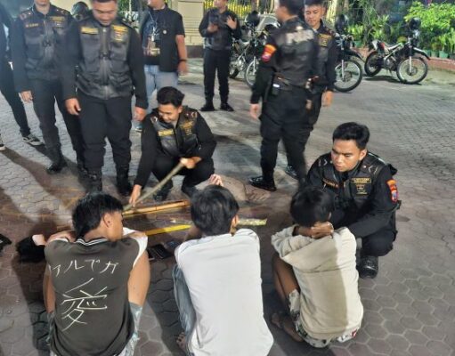 Lima Orang Anggota Gengster di Pasar Kembang Surabaya Diamankan Warga dan Polisi