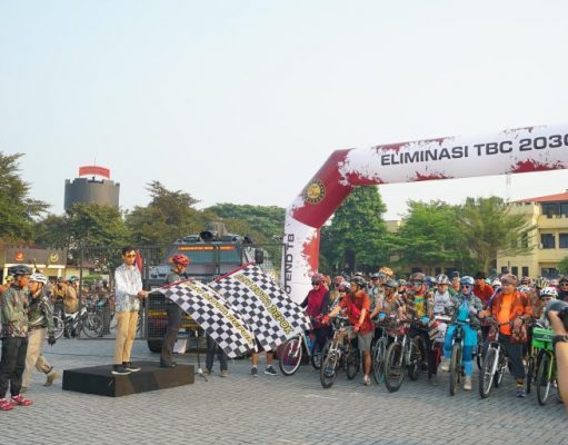 Gelar ‘Gowes Kebangsaan’ Korbrimob Polri Peringati Hari Batik Nasional