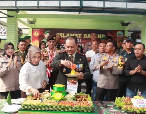 Dalam Rangka HUT TNI Polres Sukoharjo Beri Kejutan di 4 Markas TNI