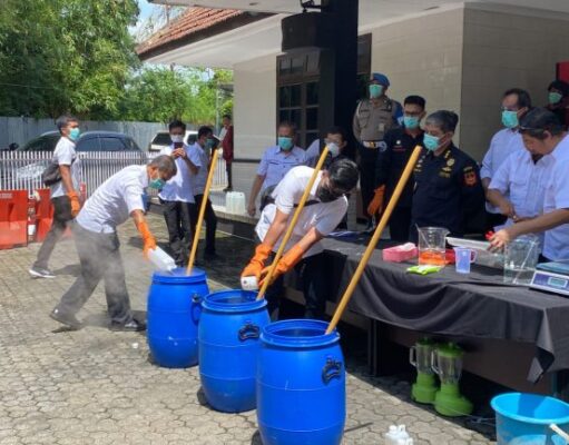 Ditresnarkoba Polda Jateng Tunjukkan Teknik Baru Musnahkan Sabu-Sabu Dengan Aman dan Efisien