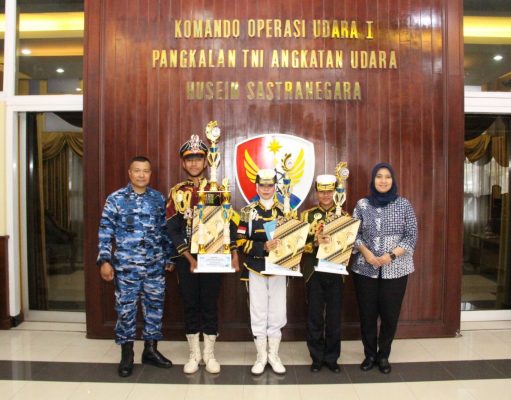 Danlanud Husein Sastranegara Apresiasi Pemenang Lomba Foto dan PBB di HUT Ke-79 TNI