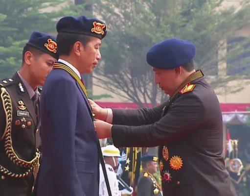 Presiden Jokowi Dianugerahi Medali Kehormatan Loka Praja Samrakshana Polri