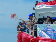 HUT Korpolairud ke-74, Kabaharkam Polri Pimpin Upacara Tabur Bunga di Laut
