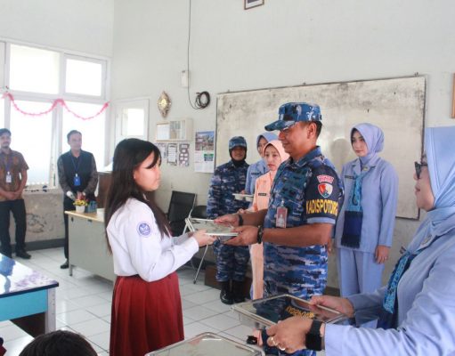 Lanud Husein Sastranegara Gelar Uji Coba Program Makan Siang Bergizi Di Sekolah
