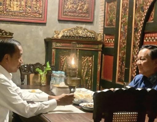 Pertemuan Presiden Prabowo dan Jokowi dilakukan di Angkringan Solo